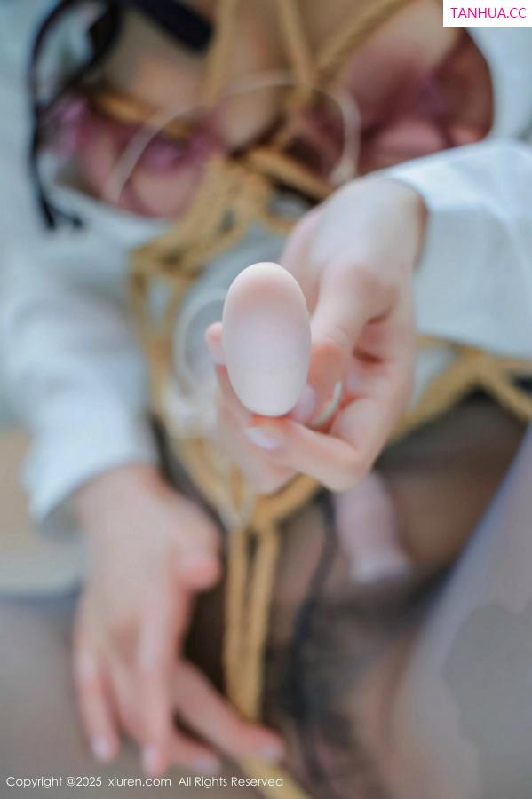   [XiuRen]高清写真图 2025.02.28 No.9949 奶芙乔乔 美腿黑丝第57张图片
